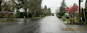 Pedestrians have to walk in the street to get from Murray to Saltzman