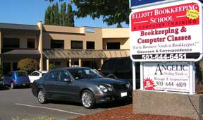 Elliott Bookkeeping School Exterior
