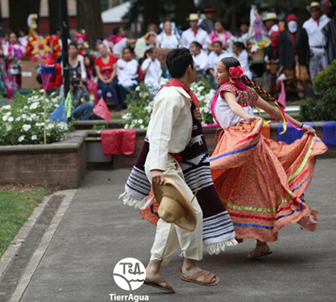 guelaguetza dancers